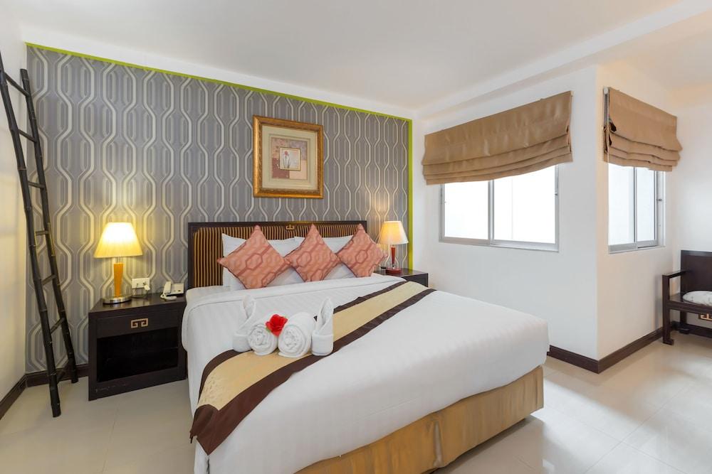 The Golden Ville Boutique Hotel And Spa Pattaya Exterior photo