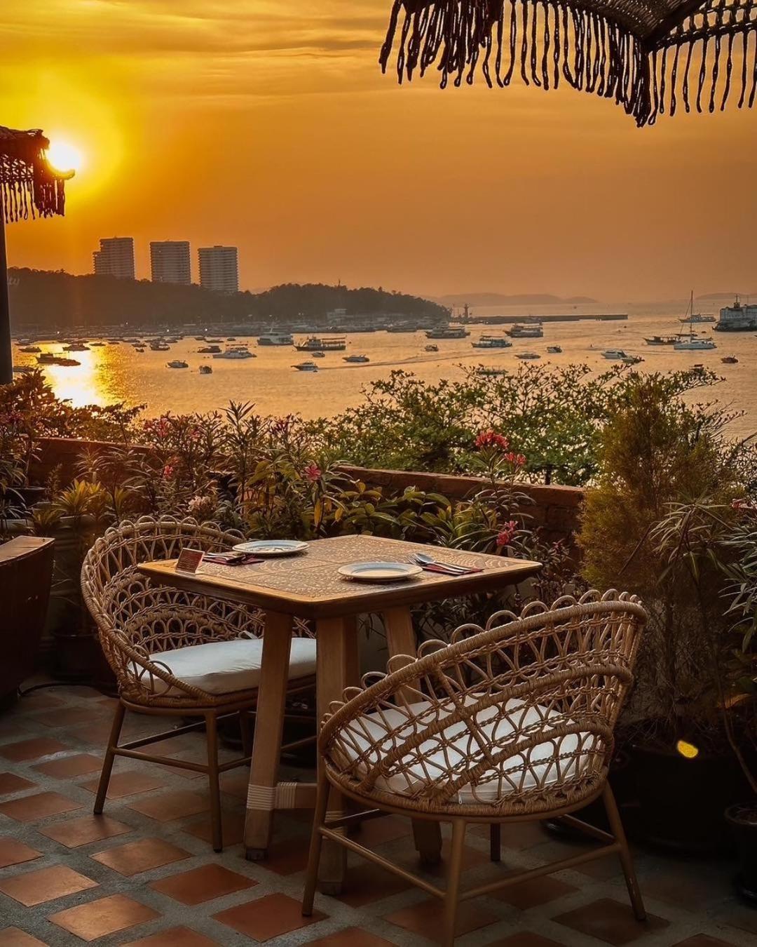 The Golden Ville Boutique Hotel And Spa Pattaya Exterior photo